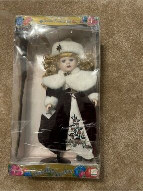 Brass Key 1999 Camellia Garden Collection Porcelain Doll